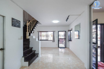 *****บ้านแฝดมือสองย่านนนทบุรี ม.สวัสดีการ์เด้นวิลล์ บางใหญ่-กาญจนาภิเษก บนเนื้อที่ 39.5 ตร.ว. ฟังก์ชัน 3 ห้องนอน 2 ห้องน้ำ 2 ที่จอดรถ แถมฟรี! 3 เครื่องปรับอากาศ บรรยากาศเงียบสงบ ทำเลดีมาก ใกล้ตลาด, ทางด่วน "ศรีรัช" และรถไฟฟ้าสายสีม่วง "สถานีตลาดบางใหญ่"